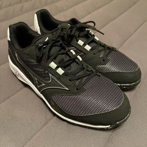 Men’s Mizuno Baseball Turf Shoes.  EUC.  Size 8.